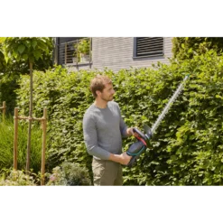 Accu Heggenschaar ComfortCut 60/18V P4A Set - Gardena 7 Accu Heggenschaar ComfortCut 60/18V P4A Set - Gardena -Planten Eden Verkoopwinkel accu heggenschaar comfortcut 60 18v p4a set gardena 4 7