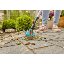 Combisysteem 3in1 Voegenkrabber/borstel - 9cm - Gardena -Planten Eden Verkoopwinkel combisysteem 3in1 voegenkrabber borstel 9cm gardena 5 4